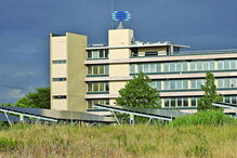 Central fotovoltaica foi instalada no parque de estacionamento da RTP, na Av. Marechal Gomes da Costa, em Lisboa