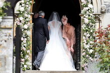 Pippa Middleton, Londres, James Matthews, igreja de St, Giles Deacon, Marks, Kate, Middleton, realeza, casamento, convidados