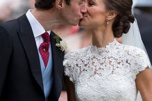 Beijo, noivos, Pippa Middleton, James Matthews