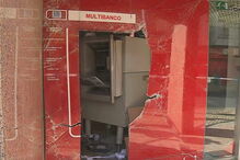 Grupo faz explodir máquina multibanco na Amadora