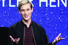 Tyler Henry tem 21 anos, e é medium vidente  