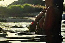 Helena Coelho mostra corpo tonificado