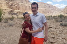 Kelly Brewster com o namorado, Ian