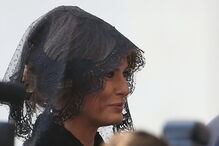 Melania e Ivanka Trump usam véus pretos para conhecer o Papa