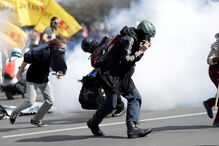 Protestos junto dos ministérios em Brasília