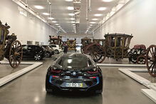 Carros elétricos convivem com carruagens antigas, mas o acolhimento no Museu dos Coches termina já no domingo