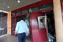 Grupo rebenta multibanco em Alfragide