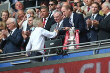 Príncipe William, homenagem, Manchester, vítimas, mortos, Estádio de Wembley, atentado