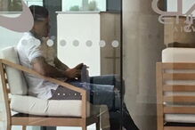 Ederson foi fotografado no centro de treinos do Manchester City