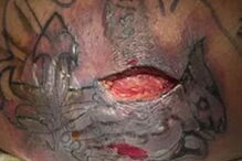 Faz tatuagem e morre após mergulho no mar