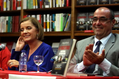 Livro ‘O fugitivo’, da autoria da jornalista Tânia Laranjo, foi apresentado ontem pelo diretor do CM, Octávio Ribeiro