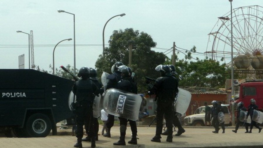 Polícia de Luanda