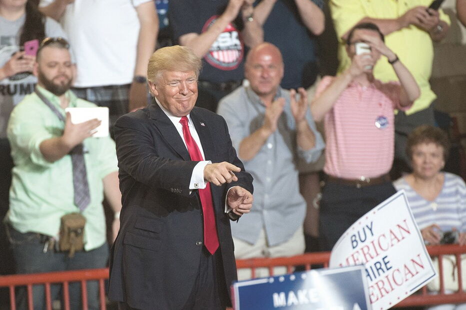 Presidente dos EUA mantém relação negativa com a imprensa, que acusa de ser incompetente e desonesta   