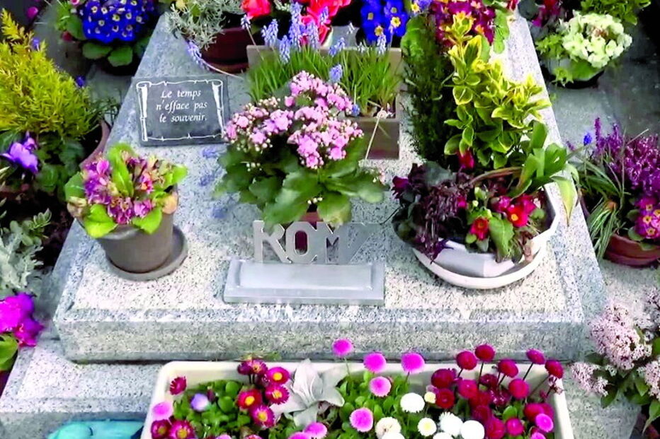 Túmulo da atriz no cemitério de Boissy sans Avoir, na periferia de Paris 