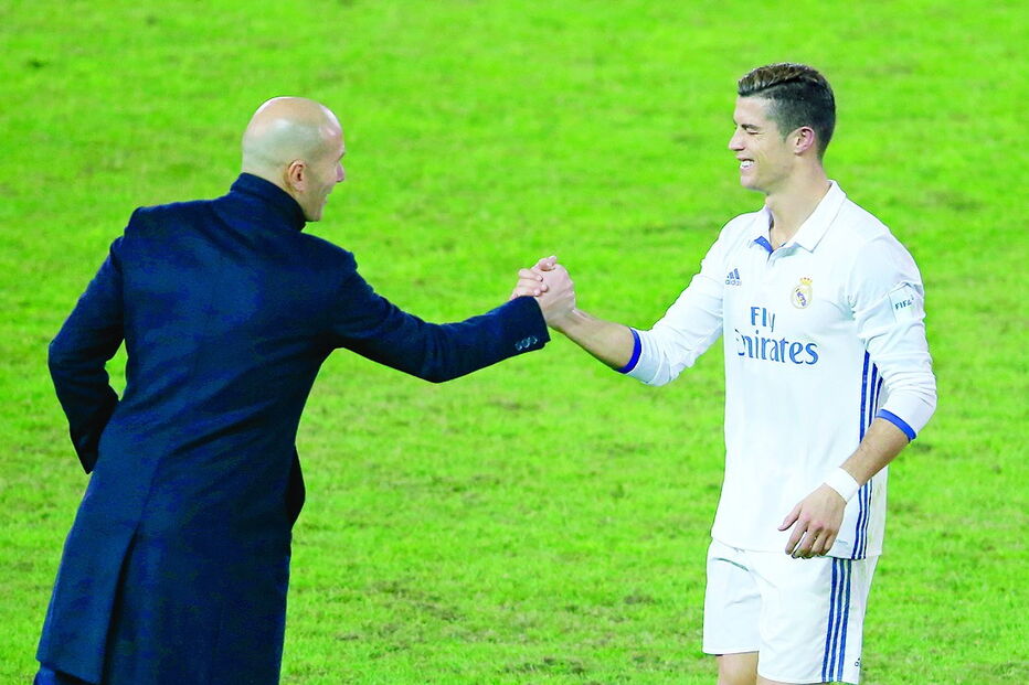 O técnico francês Zidane lamenta não ter jogado na mesma equipa que Cristiano Ronaldo  