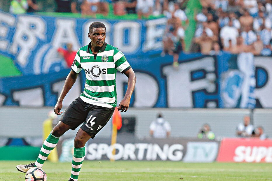 Médio William Carvalho tem muito mercado em Inglaterra. Cláusula de 45 milhões de euros pode ser o obstáculo 