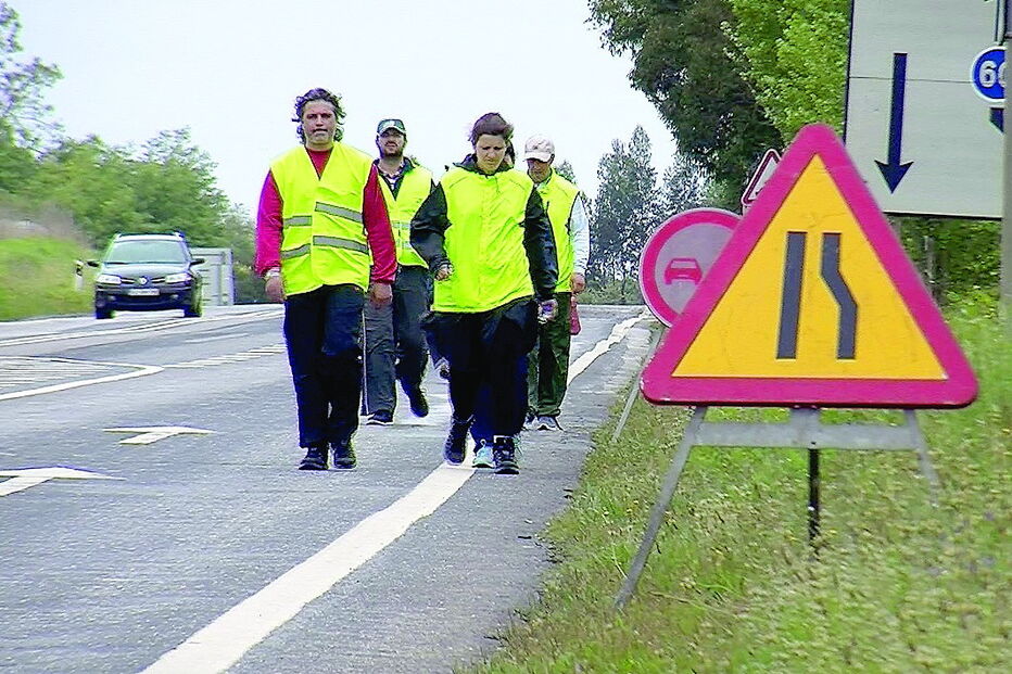 Proteção Civil aconselha peregrinos a seguirem em fila indiana e pela berma    