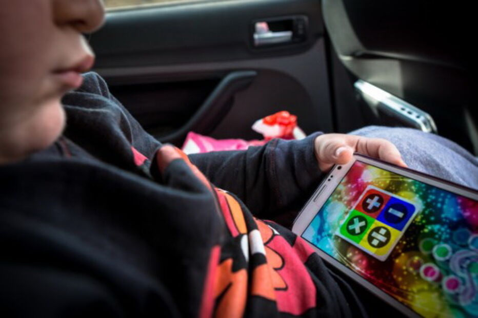 Ecrãs táteis podem provocar atrasos na fala das crianças