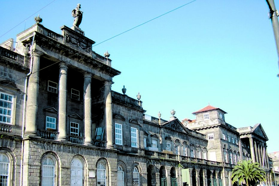 Hospital de Santo António, onde deram entrada quatro adolescentes
