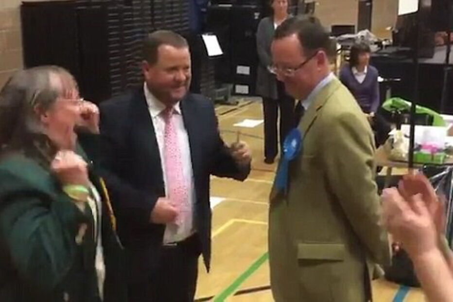 Daniel Carr,  Lesley Rickerby, eleições, inglaterra, palhinha mais curta