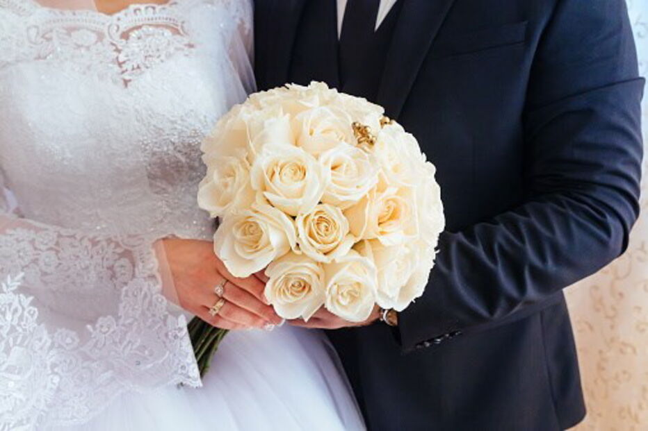 Christopher I. Hauptmann, de 43 anos, está casado com mãe e filha ao mesmo tempo