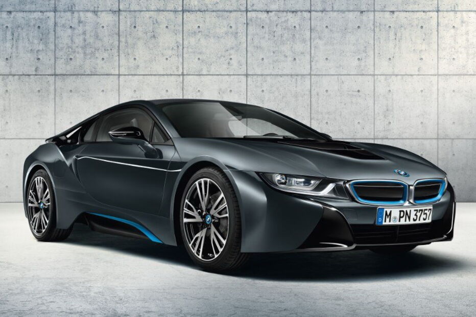 GNR vai escoltar o papa Franscico com um BMW i8