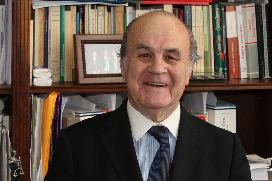 António Pires de Lima, antigo bastonário da Ordem dos Advogados