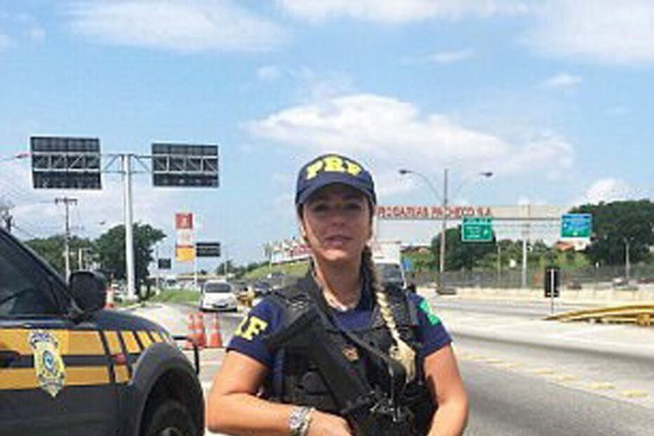 Mari Ag, polícia, autoridade, agente, sexy, sensual, biquíni, sucesso, mundo, fotos, Instagram