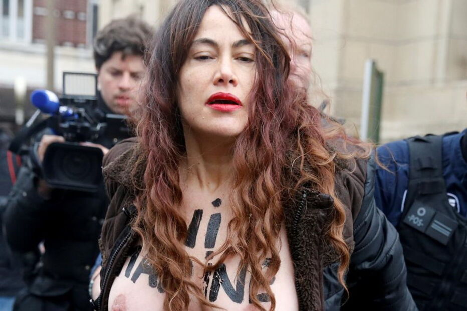 Femen voltaram a protestar despidas no local de voto de Le Pen