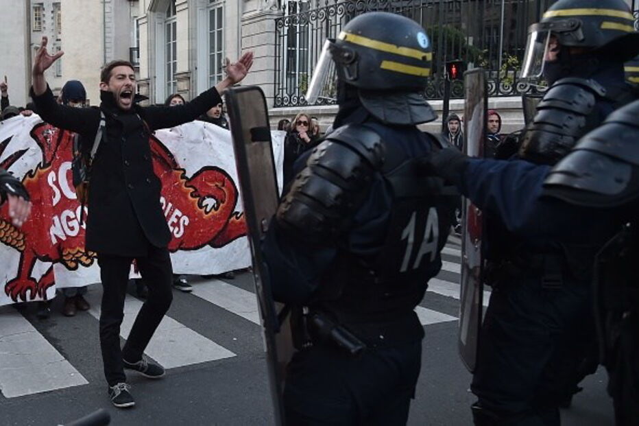 Protestos em Nantes obrigaram a polícia francesa a usar gás lacrimogéneo