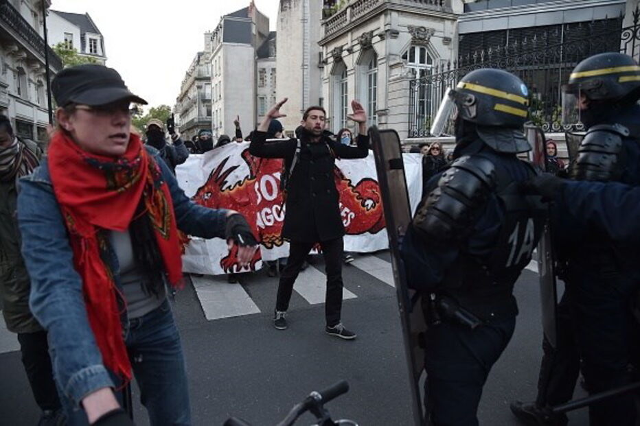 Protestos em Nantes obrigaram a polícia francesa a usar gás lacrimogéneo