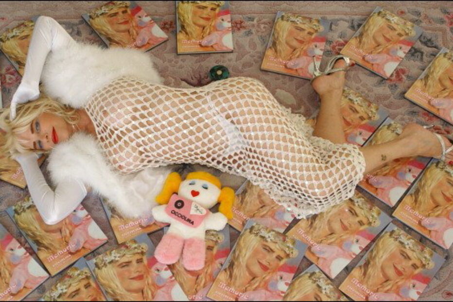 porno, pornografia, Cicciolina, revista,  L’Uomo Vogue, política