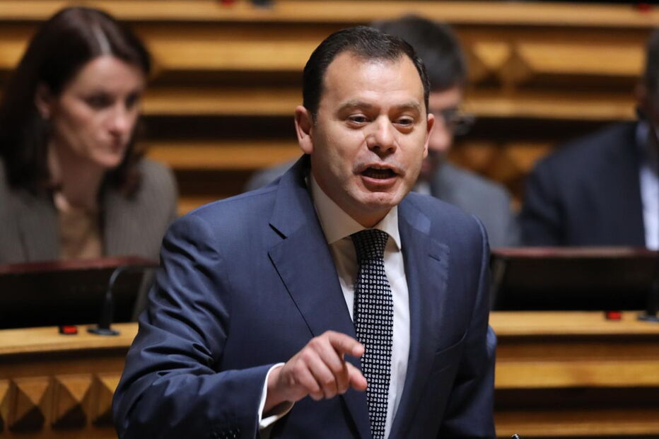 BE, PSD, primeiro-ministro, Luís Montenegro, Segurança Social, Orçamento do Estado, Vieira da Silva, ministro do Trabalho