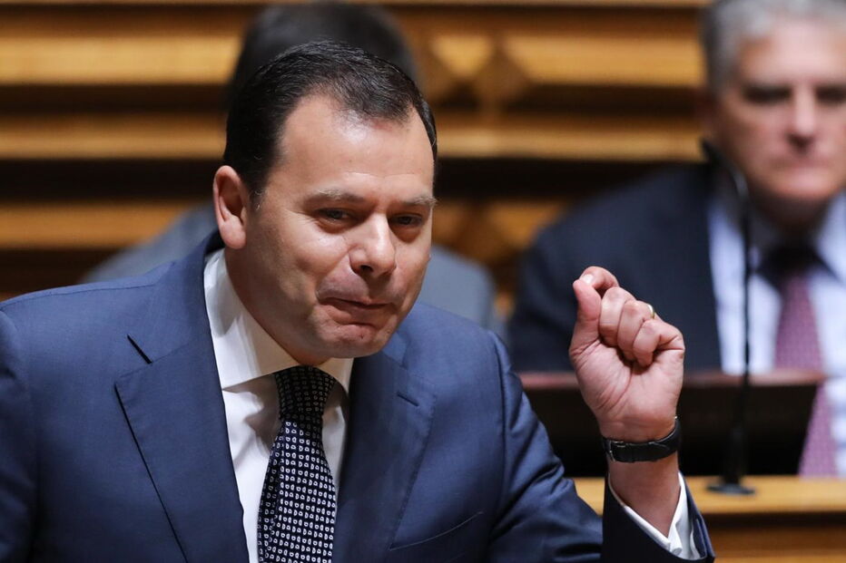 BE, PSD, primeiro-ministro, Luís Montenegro, Segurança Social, Orçamento do Estado, Vieira da Silva, ministro do Trabalho