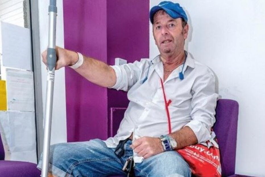 15 minutos depois do ataque, John não se conseguia mover