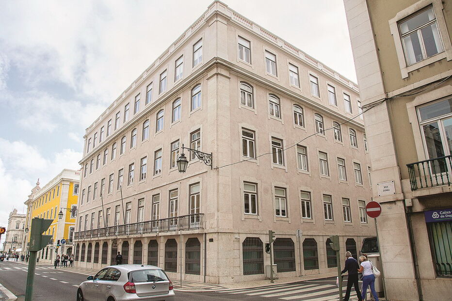 As instituições financeiras têm vindo a agravar as comissões cobradas aos clientes 