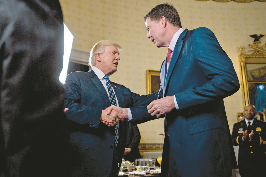 Trump reafirmou confiança em Comey (à dir. na foto) depois de tomar posse como presidente, a 20 de janeiro