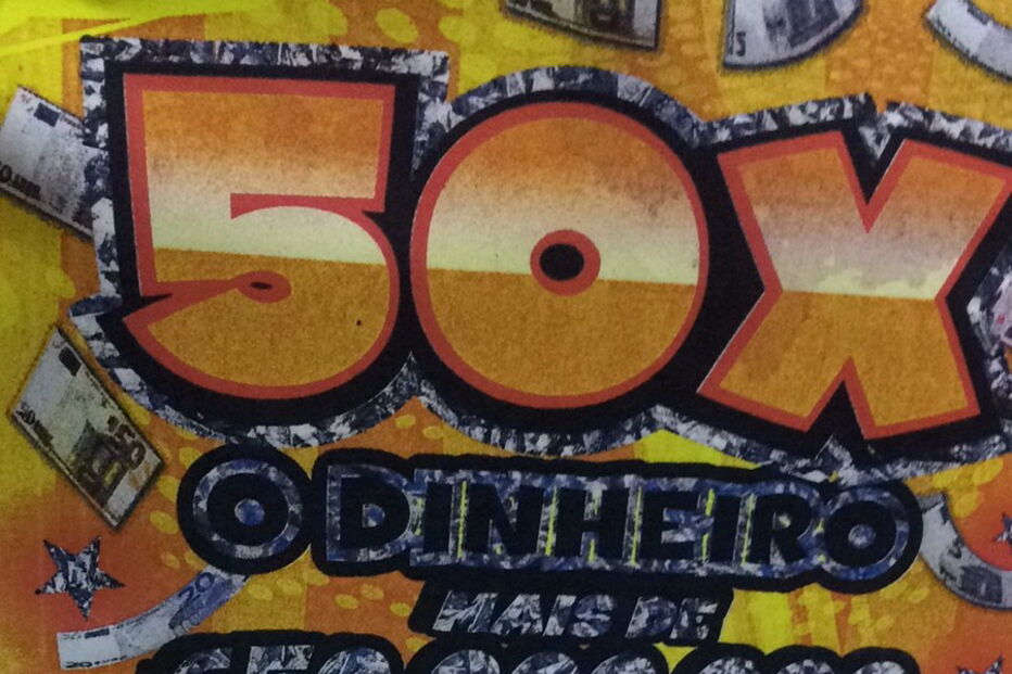 João Monteiro, um dos proprietários da Papelaria Sandra, em Baião