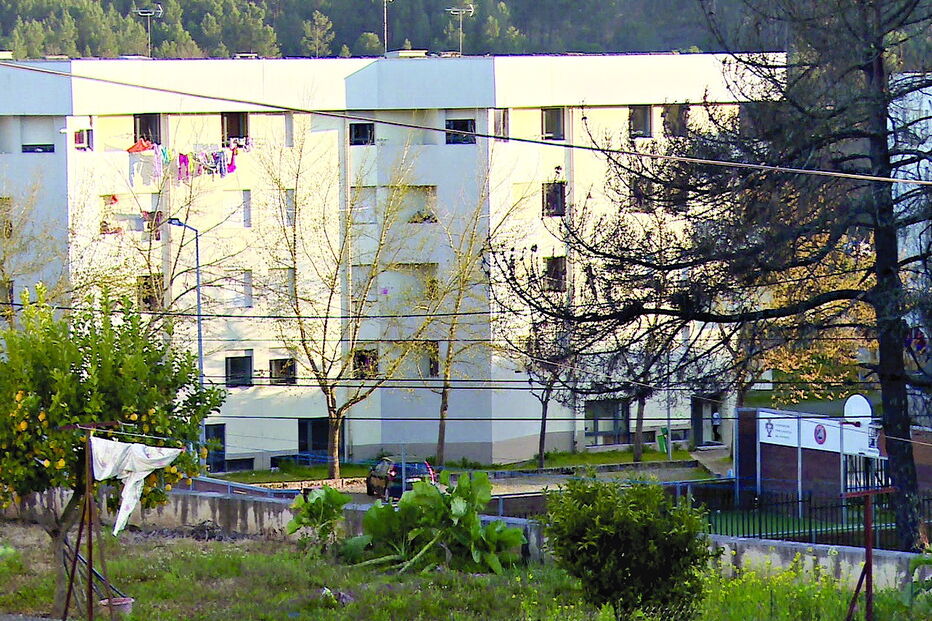 No Bairro Social de Paradinha foram realojadas sete famílias e desde então o clima de insegurança paira na aldeia     