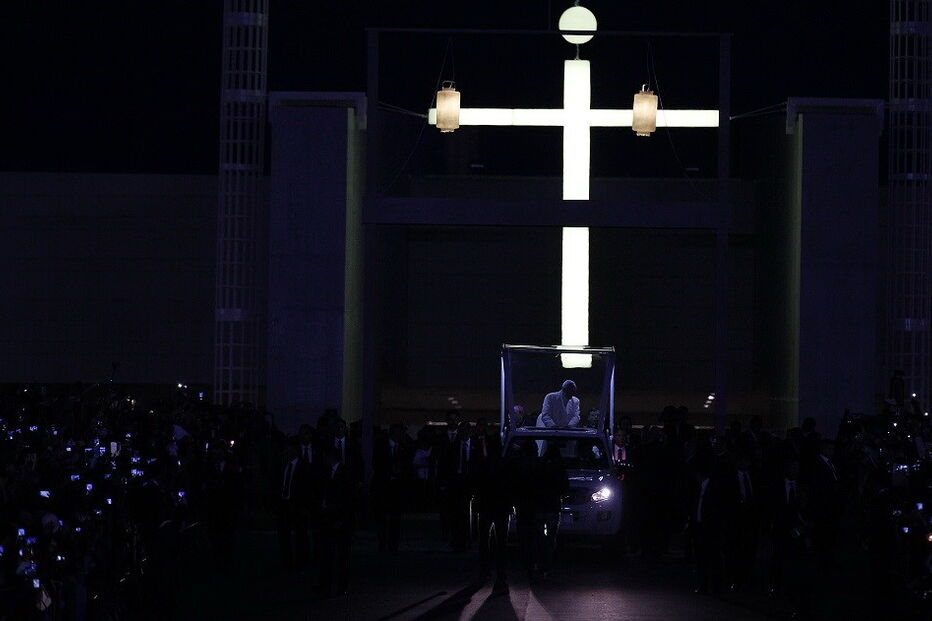 procissão das velas, santuário, papa francisco, fátima