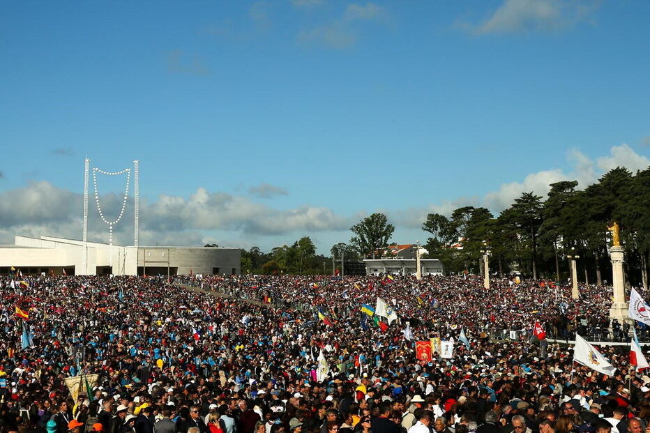 Santuário de Fátima encheu para a canonização dos pastorinhos