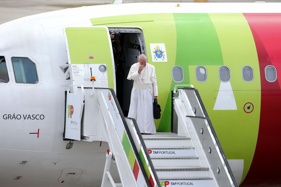 O papa Francisco no momento do adeus a Portugal