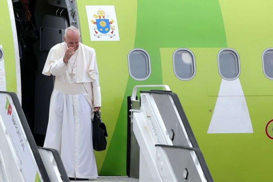 O papa Francisco no momento do adeus a Portugal