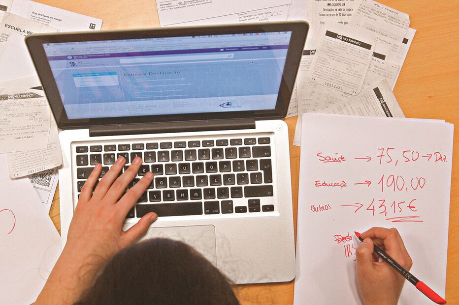 provedor, reembolsos, IRS, impostos, queixas