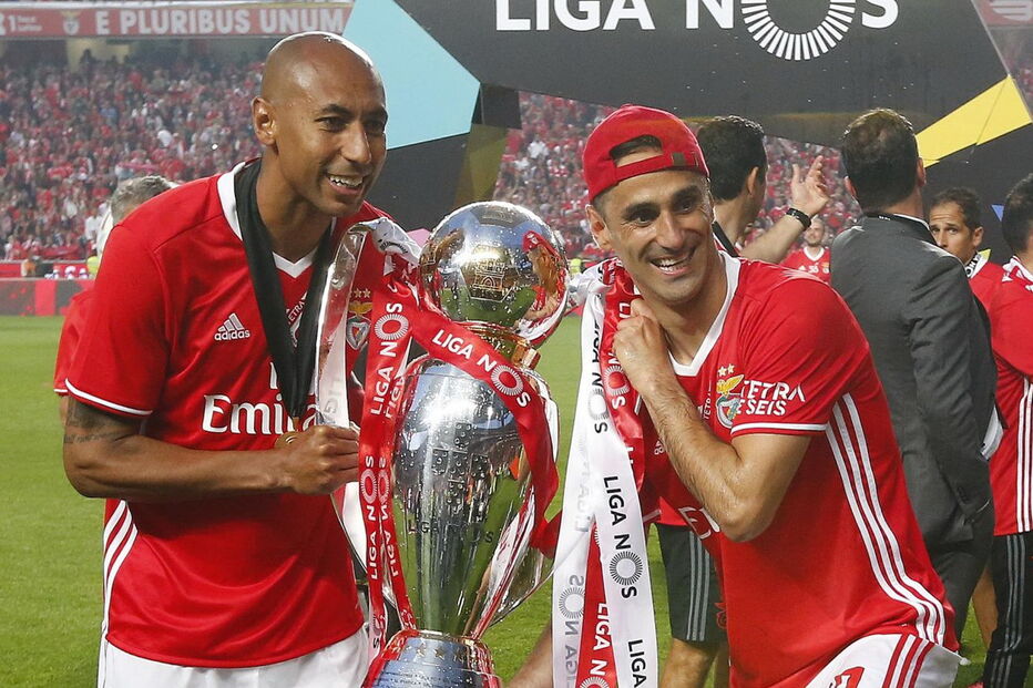 Jogadores e equipa técnica celebraram com os colegas e com a família