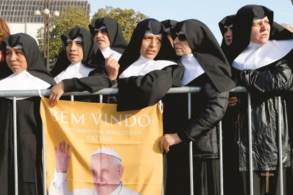  Papa, Procissão do Adeus, Fátima, Santo Padre, Base Aérea de Monte Real, Jacinta, Aparições, Lucas, Francisco Marto, Nossa Senhora, religião, questões sociais