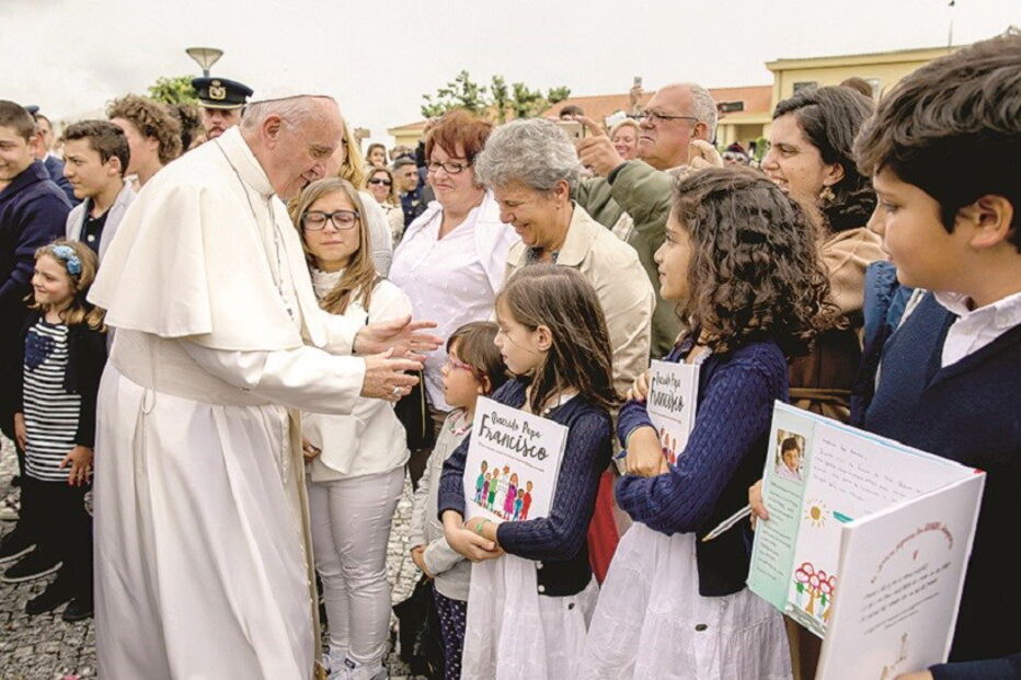  Papa, Procissão do Adeus, Fátima, Santo Padre, Base Aérea de Monte Real, Jacinta, Aparições, Lucas, Francisco Marto, Nossa Senhora, religião, questões sociais