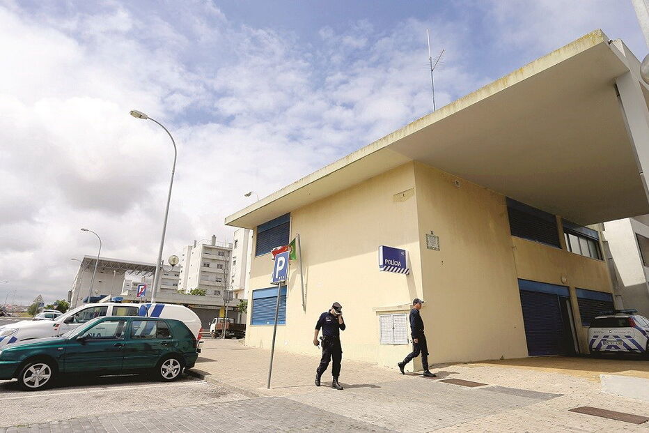 bebé, pijama, sozinho, fome, Amadora, menino, criança, funcionários, supermercado, pingo-doce