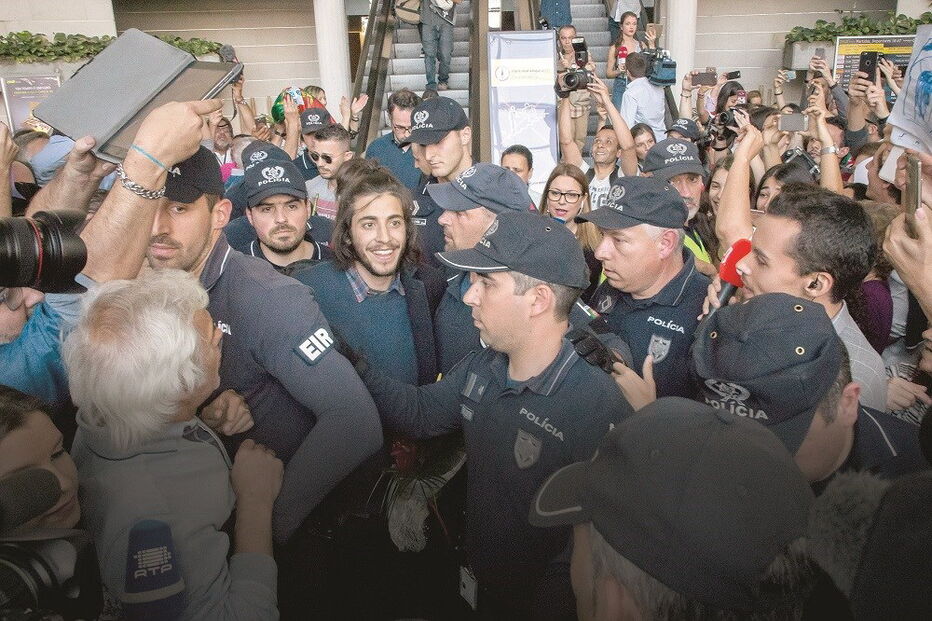 Salvador Sobral, Luísa Sobral, Luísa Cabral, aeroporto, Amar pelos dois, Eurovisão, Portugal, Lisboa