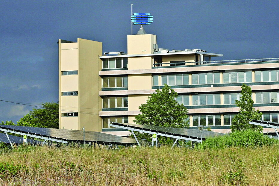 Central fotovoltaica foi instalada no parque de estacionamento da RTP, na Av. Marechal Gomes da Costa, em Lisboa